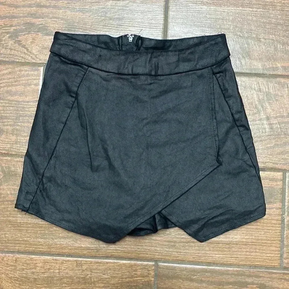 🌟 Bare Necessities black Skort 🌟 - Picture 1 of 3